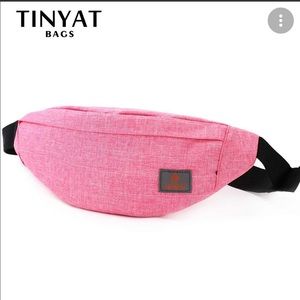 Tinyat Pink Travel Fanny Pack 🤩